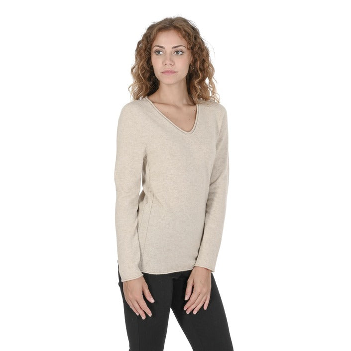 Crown of Edinburgh Cashmere - Crown of Edinburgh Cashmere Womens V Neck Sweater COE 0022 BEIGE